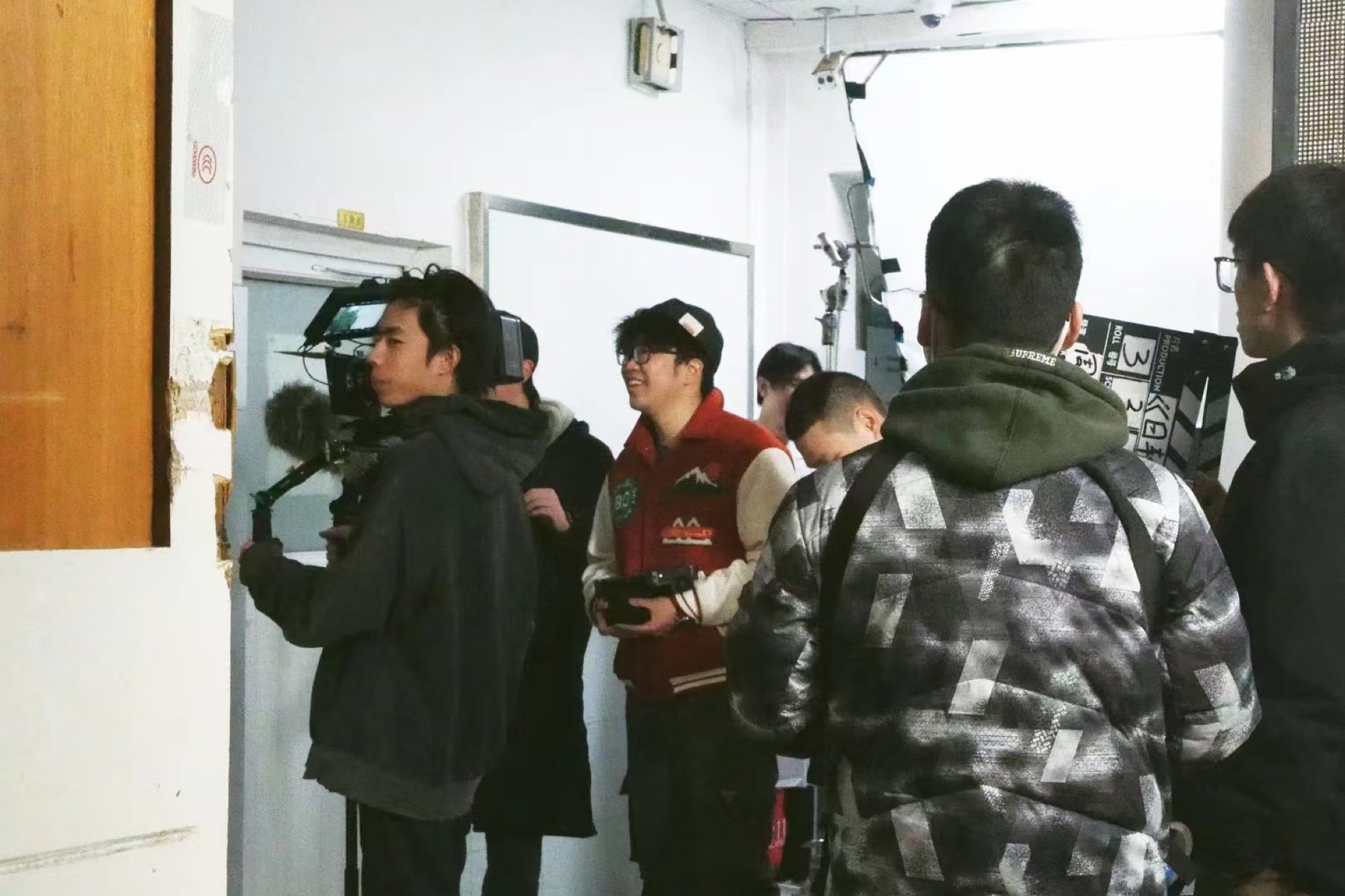 Behind the scenes 6