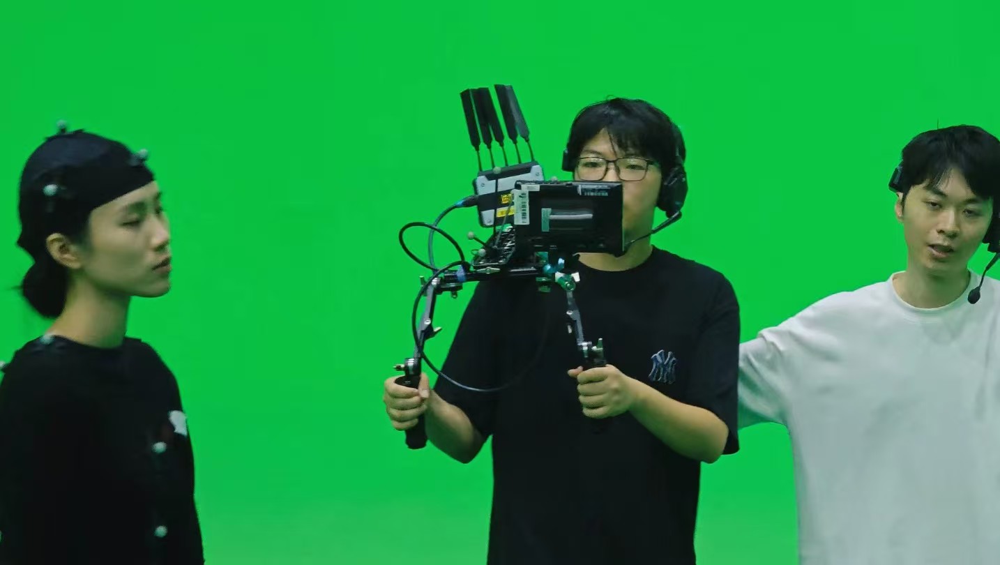 Behind the scenes 10